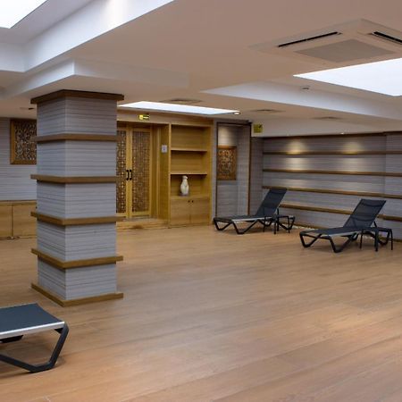 Ramada By Wyndham Tire Hotel Ngoại thất bức ảnh
