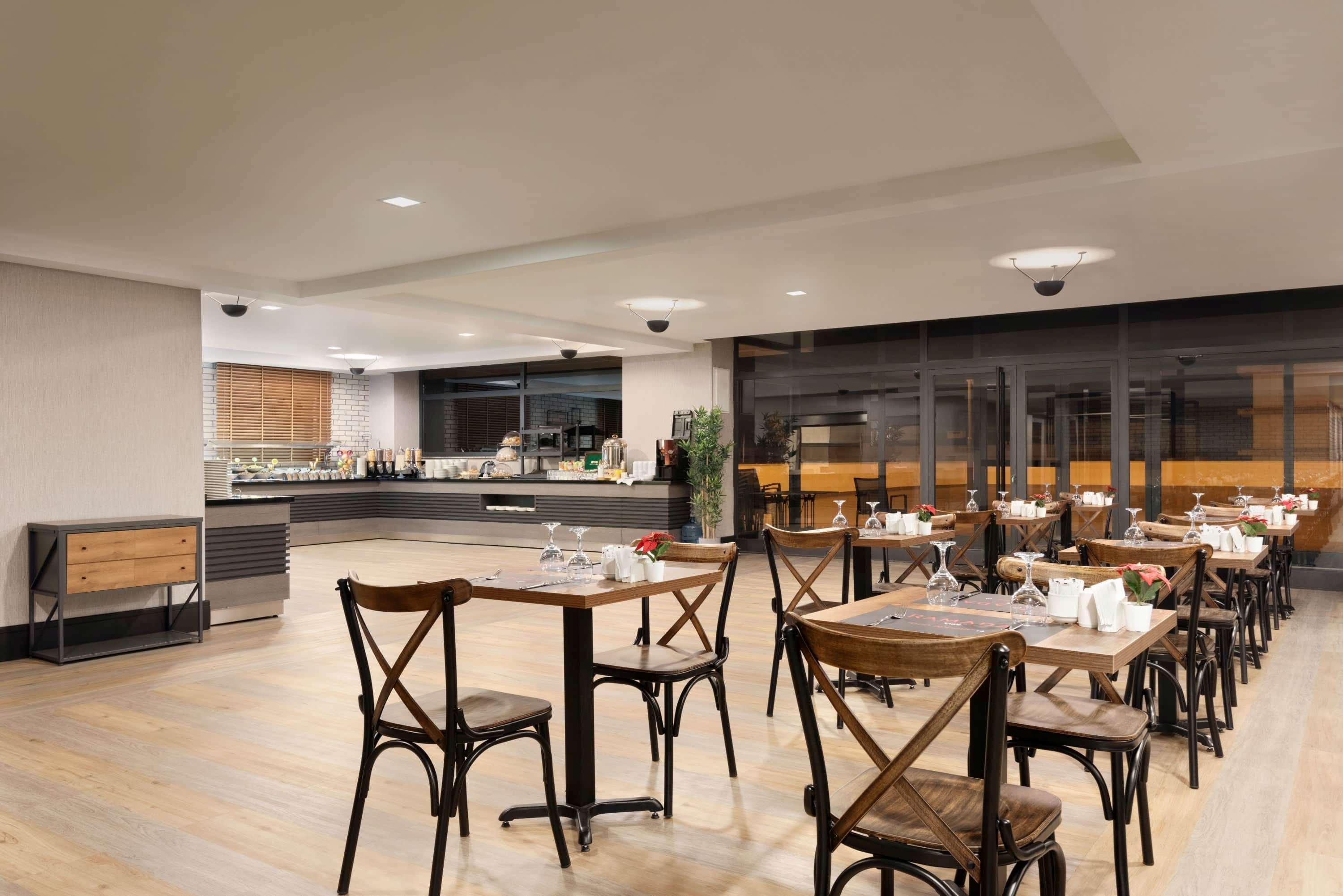 Ramada By Wyndham Tire Hotel Ngoại thất bức ảnh