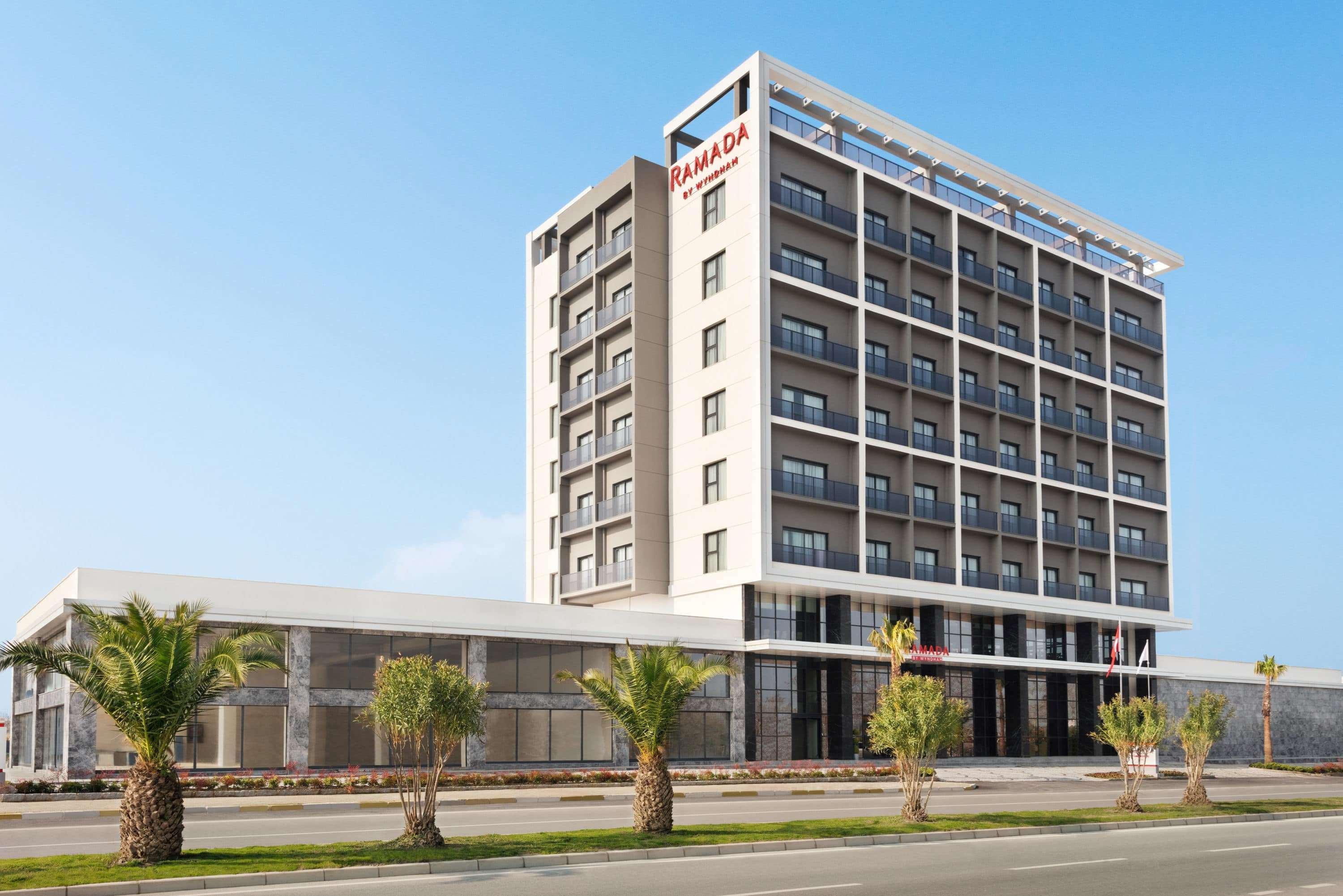 Ramada By Wyndham Tire Hotel Ngoại thất bức ảnh