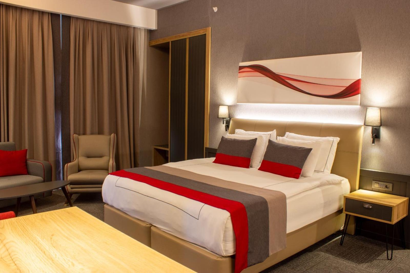 Ramada By Wyndham Tire Hotel Ngoại thất bức ảnh