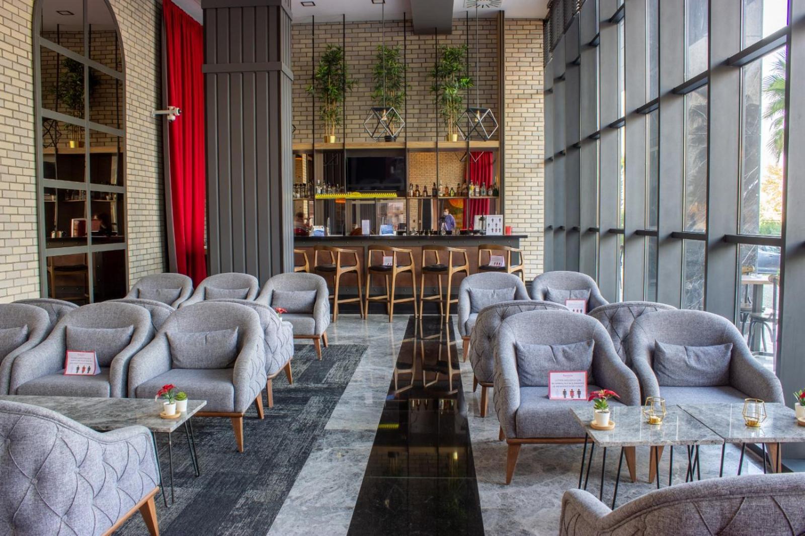 Ramada By Wyndham Tire Hotel Ngoại thất bức ảnh