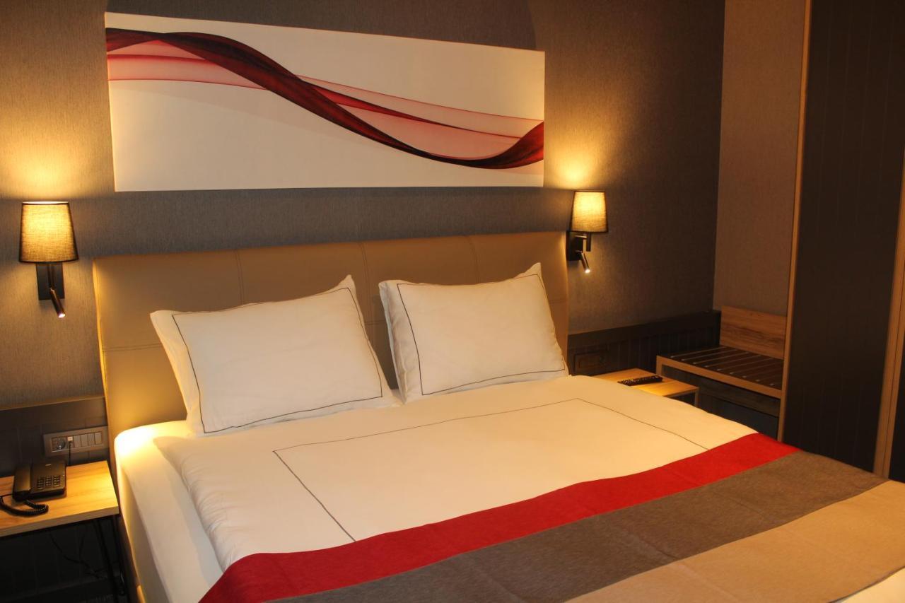 Ramada By Wyndham Tire Hotel Ngoại thất bức ảnh