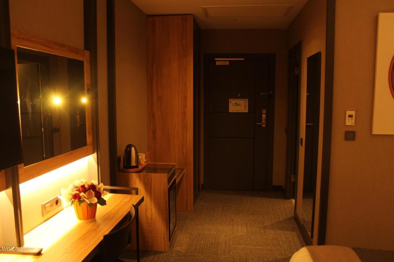 Ramada By Wyndham Tire Hotel Ngoại thất bức ảnh