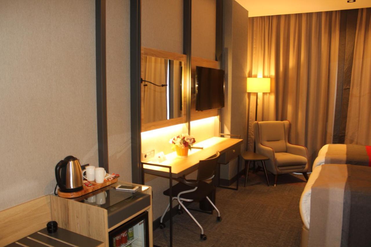 Ramada By Wyndham Tire Hotel Ngoại thất bức ảnh